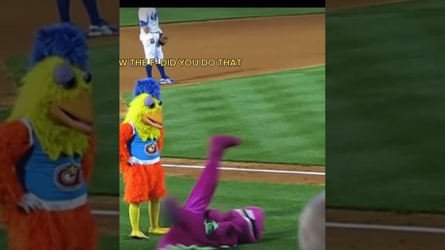 Barney turned him in to Popeyes | Barney vs Chicken смотреть онлайн
