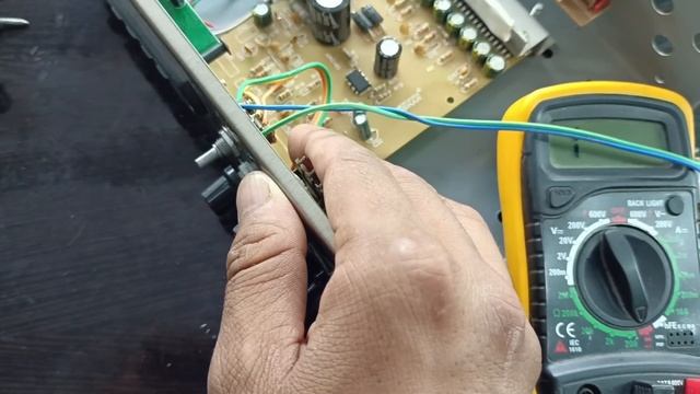 किसी भी Amplifier में Mic के कनेक्शन करने का सबसे आसान तरीका | Amplifier mic connection | mic wirin смотреть онлайн