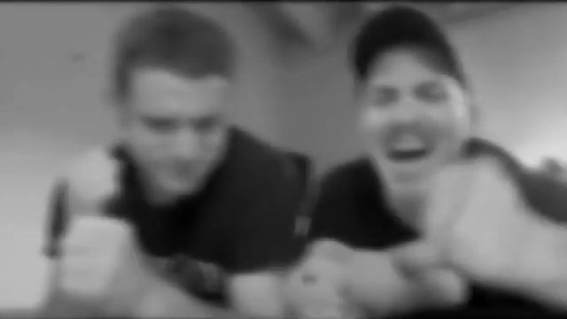 Ricky Martin "Livin La Vida Loca" (Let Us Brighten Your Day) смотреть онлайн