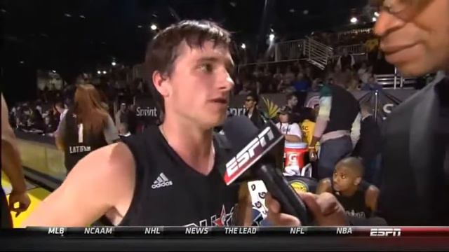 Josh Hutcherson On The 2013 NBA All-Star Game + russian subs смотреть онлайн