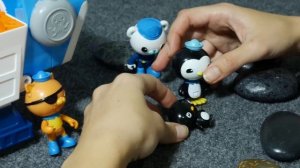 Играем в игру Октонавты Трансформирующий Полярный вездеход и Спасение Пингвина - Toys Octounauts