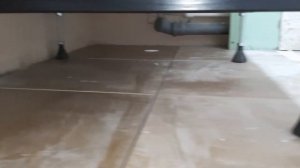 Как закрепить акриловую ванну .