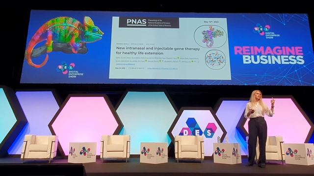 Liz Parrish at the Digital Enterprise Show 2022 in Málaga, Spain смотреть онлайн