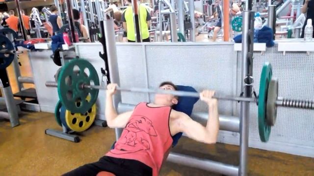 Т.Ш.Л. - ТРЕНИРОВКА МЫШЦ ГРУДИ И ПЛЕЧ смотреть онлайн