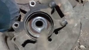 Замена переднего ступичного подшипника на автомобиле Lada Granta