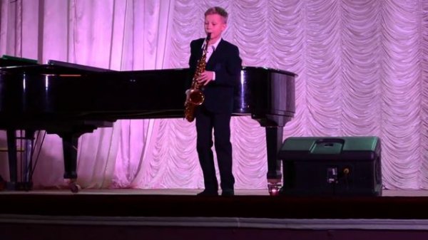 Веселый саксофонист