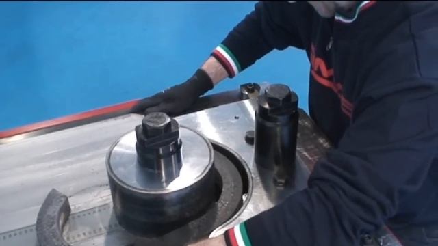 RING SHAPING of square bars with SIMASV horizontal bending press смотреть онлайн