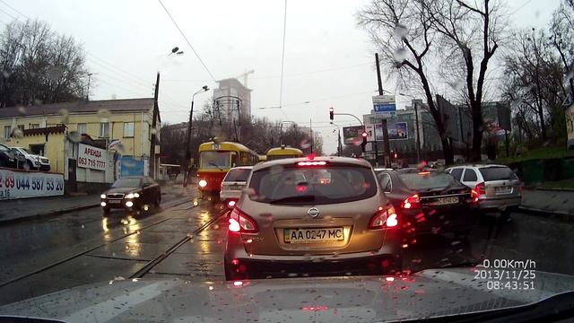 Бландинка и трамвай. :) смотреть онлайн