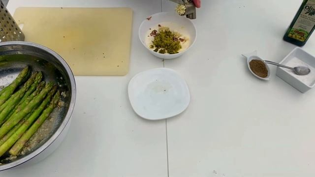 Стейк из тунца со спаржей на мангале - ресторан на даче! смотреть онлайн