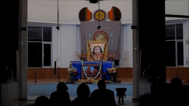 Вечерняя Медитация на Махасамадхи Шри Матаджи. смотреть онлайн