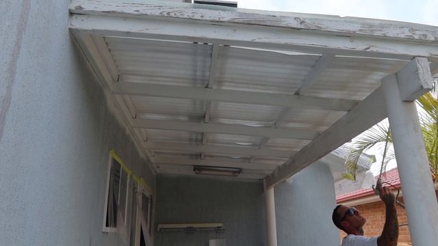 SPRAYING OUT UNDERSIDE OF PERGOLA смотреть онлайн