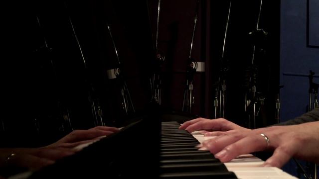 Frank Lucas plays "Tifa's Theme" on Casio's Celviano Grand Hybrid GP-500 смотреть онлайн