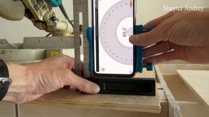 Как пилить большие плинтусы на маленькой торцовочной пиле.