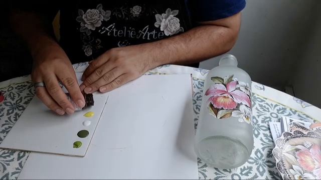 Vídeo Live-Decoupage / Falso Jateado// Garrafa Decorada