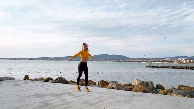 Танцы в Геленджике.Dance fitness.Танцы без Границ. смотреть онлайн