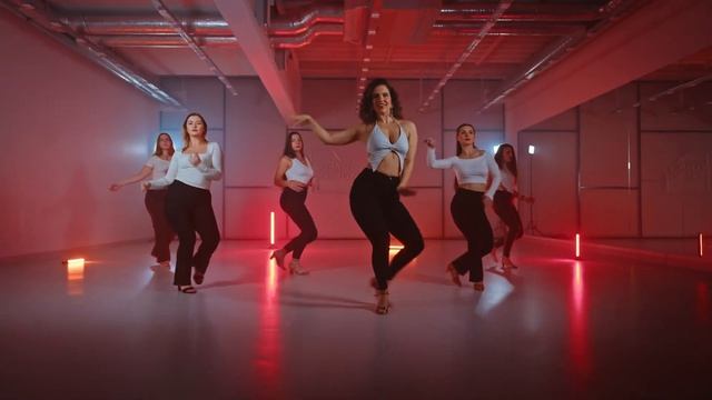 Aiste Bachata Lady Style choreography on 'Encima de Mi' смотреть онлайн
