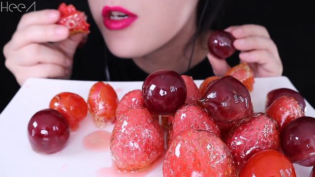 ASMR [MOST POPULAR DESSERT] TANGHULU *Strawberry, Cherry tomato, Kyoho grape* CANDIED FRUITS 먹방 смотреть онлайн