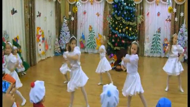 Танец снежинок (под.гр.) Коломна, детский сад 15"Светлячок" смотреть онлайн