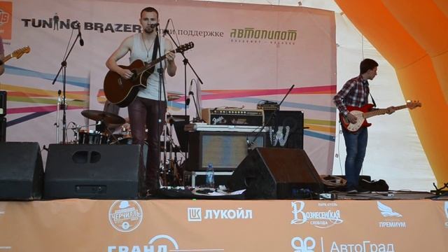 Red Sparrow - Кофеин (Live at TCA'15) смотреть онлайн