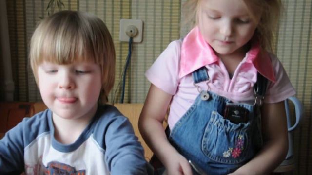 5-ти летние близнецы готовят вареники смотреть онлайн