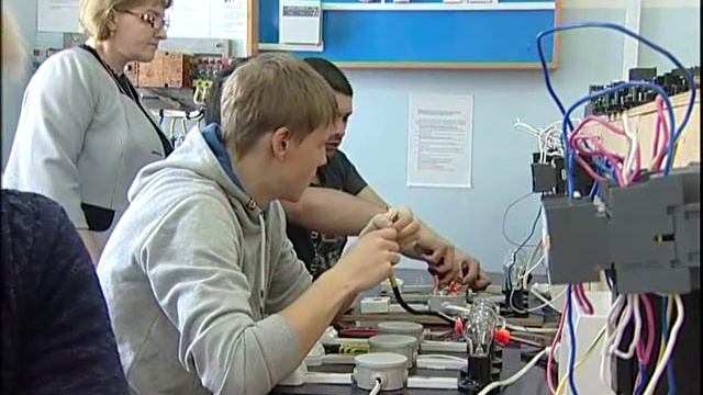Я б в рабочие пошел ЭЛЕКТРОМЕХАНИК эфир 25 03 2015 смотреть онлайн