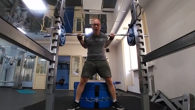Приседания на "коробку"/Box squats смотреть онлайн