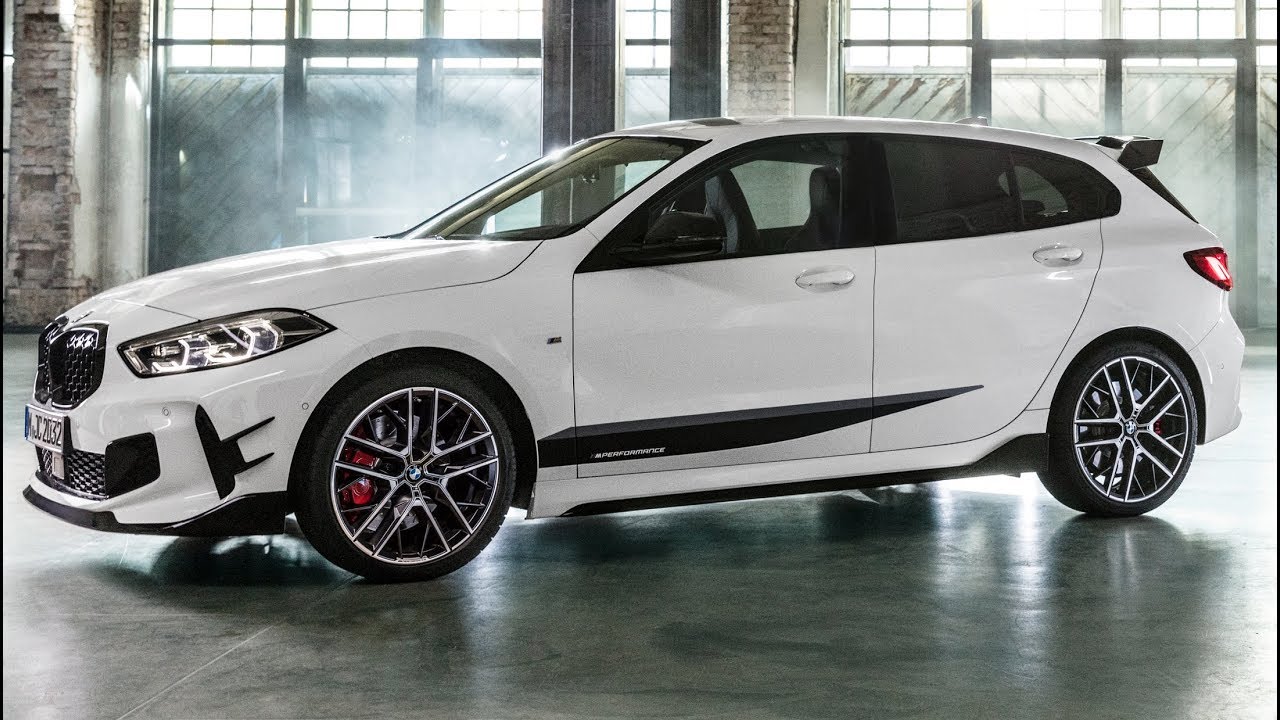 BMW 1 серии 2020 с деталями M Performance.
