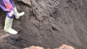 Строительство, тяжелая  шахтёрская работа,  добыча песка и камня на скале