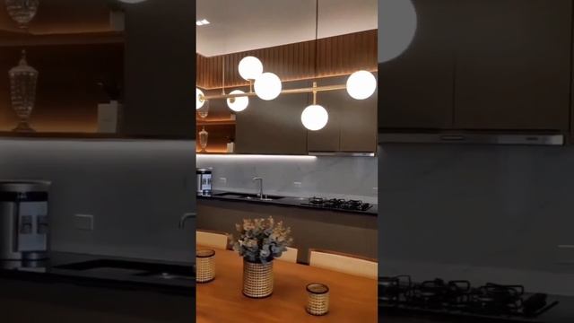 Стильная кухня с реечными фасадами #shorts #кухни #стильныекухни смотреть онлайн