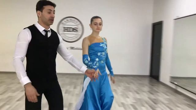 Фигурный вальс урок № 3 || Walts Wedding dance смотреть онлайн