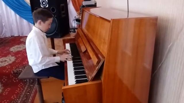 Весёлый крестьянин Р.Шуман смотреть онлайн