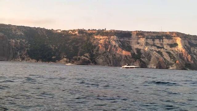 Севастополь, Балаклава 2022. Шикарная вечерняя морская прогулка.04.08.2022 г. смотреть онлайн