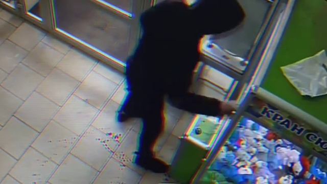 Разбил руки об стекло но положил игрушку на место смотреть онлайн