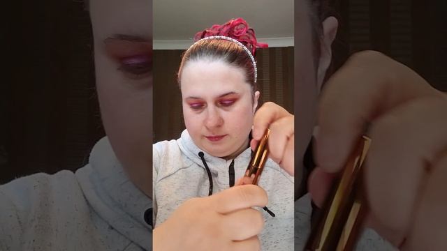 I heart revolution | chocolate swirl lip gloss смотреть онлайн