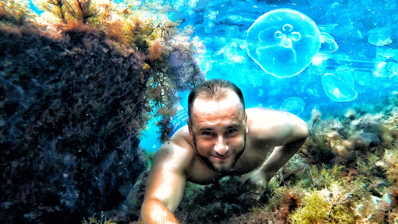 Крым - МНОГО МЕДУЗ. Страшно заходить в МОРЕ. Гравийная Бухта лучший ДИКИЙ ПЛЯЖ. Показываю ВСЮ ПРАВДУ смотреть онлайн