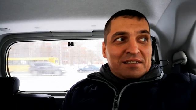 Дайхатсу Мув замеряем место для задних пассажиров... смотреть онлайн