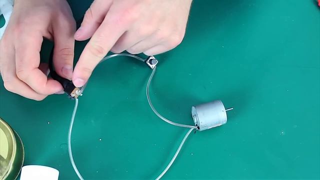 Как сделать мини дрель своими руками в домашних условиях / How to make a mini drill смотреть онлайн