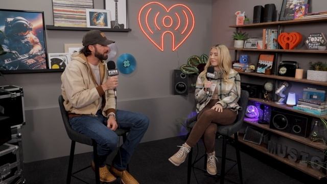 Riley Green on "Ain't My Last Rodeo", thoughts on a Christmas album, Tim McGraw and more! смотреть онлайн