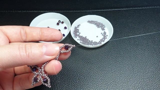 "Sensual purple" beaded necklace with bicone beads and preciosa 10/0 смотреть онлайн