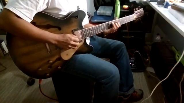 AXL Semi Hollow on Distortion смотреть онлайн