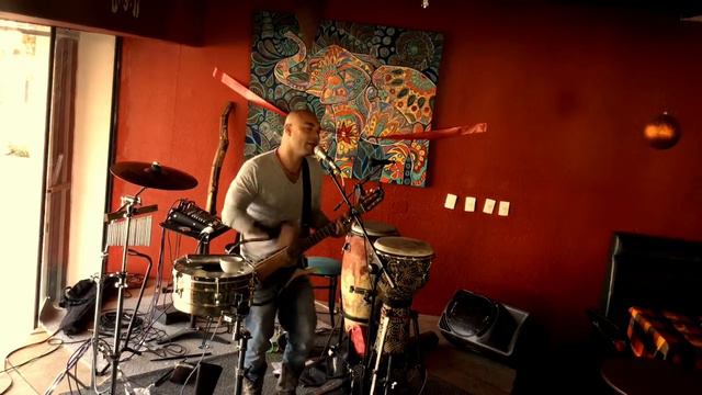 Historia entre tus dedos - Cover por RICKY MTZ - #LOOPEANDOANDO смотреть онлайн