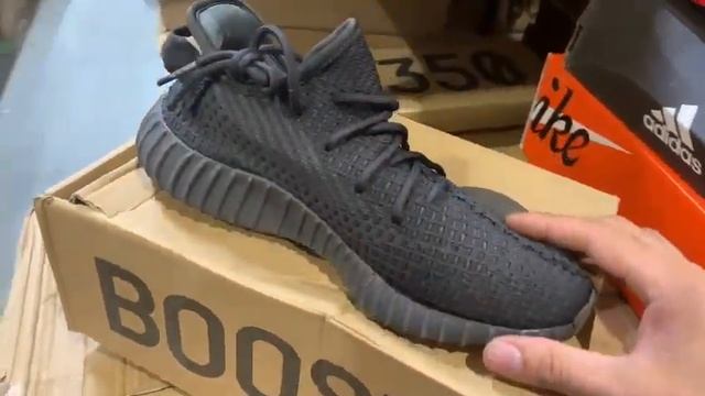 КРОССОВКИ ADIDAS YEEZY 350 BOOST V2 ЦВЕТ ЧЕРНЫЙ Артикул 19698 смотреть онлайн