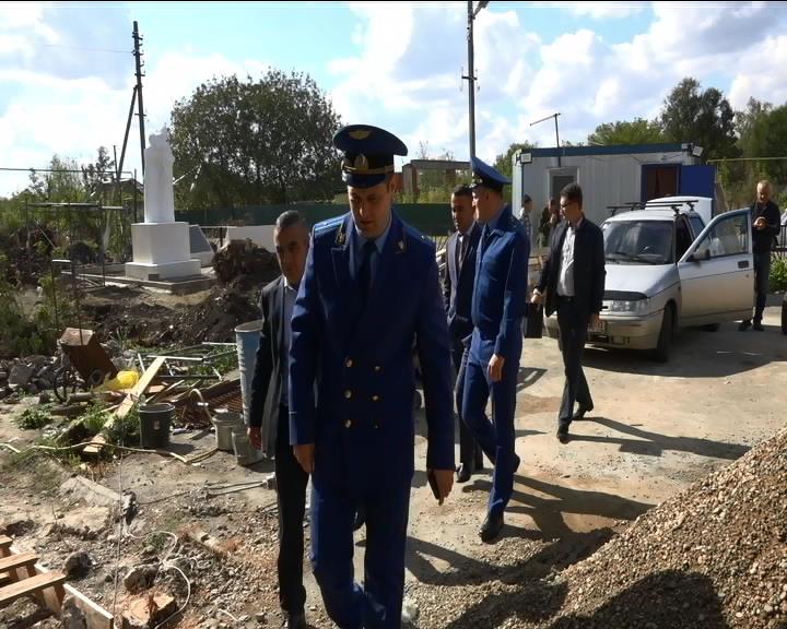 Прокурор района З.Джанчатов проинспектировал ход капремонта СДК в х.Чернышев смотреть онлайн