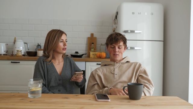 Как Мы Познакомились? Вопрос / Ответ смотреть онлайн