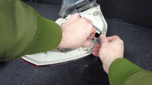 Jarruvalopolttimon vaihto Opel Astra J смотреть онлайн