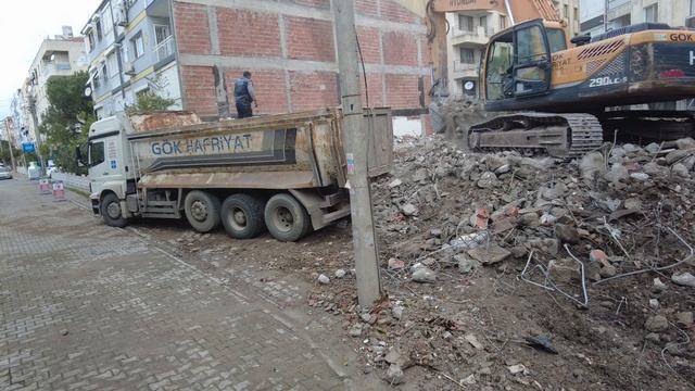 Tractor | Big excavator, Hyundai 290 excavator Loading trucks, Heavy Transports смотреть онлайн