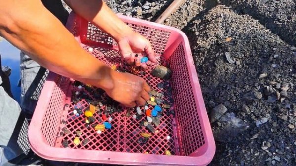 The largest Diamond hunter and finding gems per day| mountain No. 1 for gold Mining.