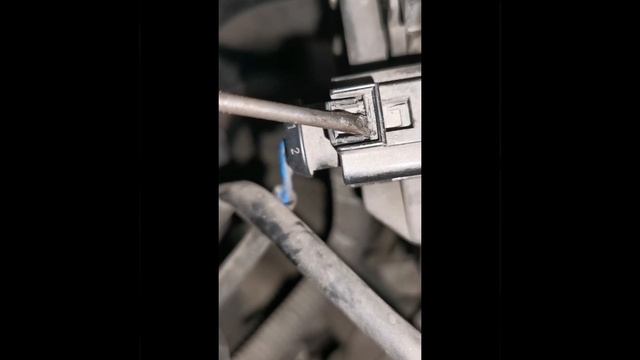 wymiana czujnika temperatury Audi A6 C5 FL VW Passat Skoda 1.9 tdi смотреть онлайн