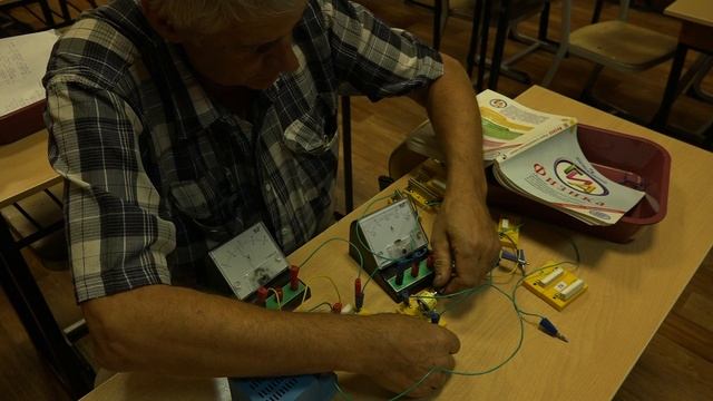 Набор № 3 зависимость силы тока от напряжения смотреть онлайн