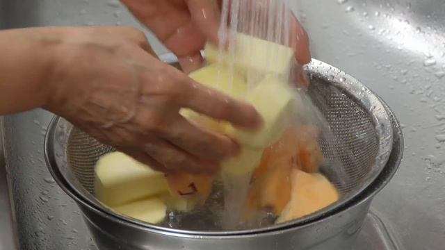 고구마 한박스가 순식간에 사라집니다! 쉽고 간단하면서 맛 좋은 꿀팁 레시피.💯 평생 써먹는 고구마 요리 만드는법.🥇 고구마된장조림 맛있게 만드는법 / 고구마조림 смотреть онлайн